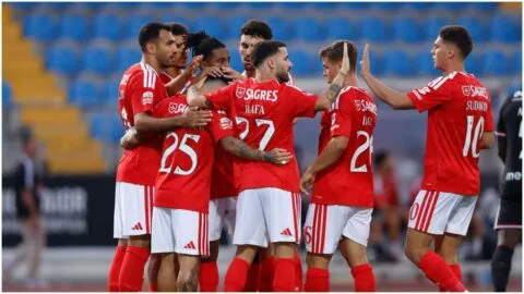 ¡Las Águilas despliegan las alas! Benfica golea al Casa Pia y manda un aviso en Portugal