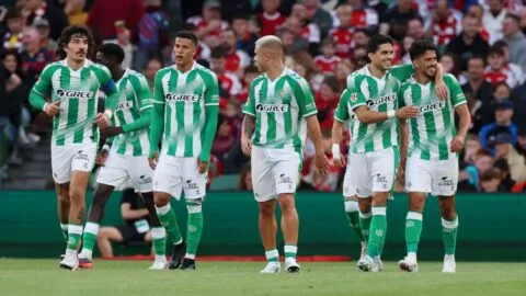 Betis se impone al Arsenal y suma su tercera victoria consecutiva