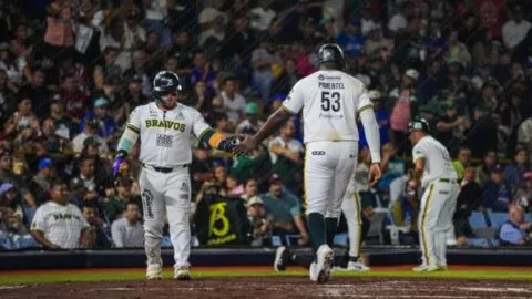Bravos dejan tendidos a los Olmecas en extra innings para tomar ventaja en la serie de playoffs