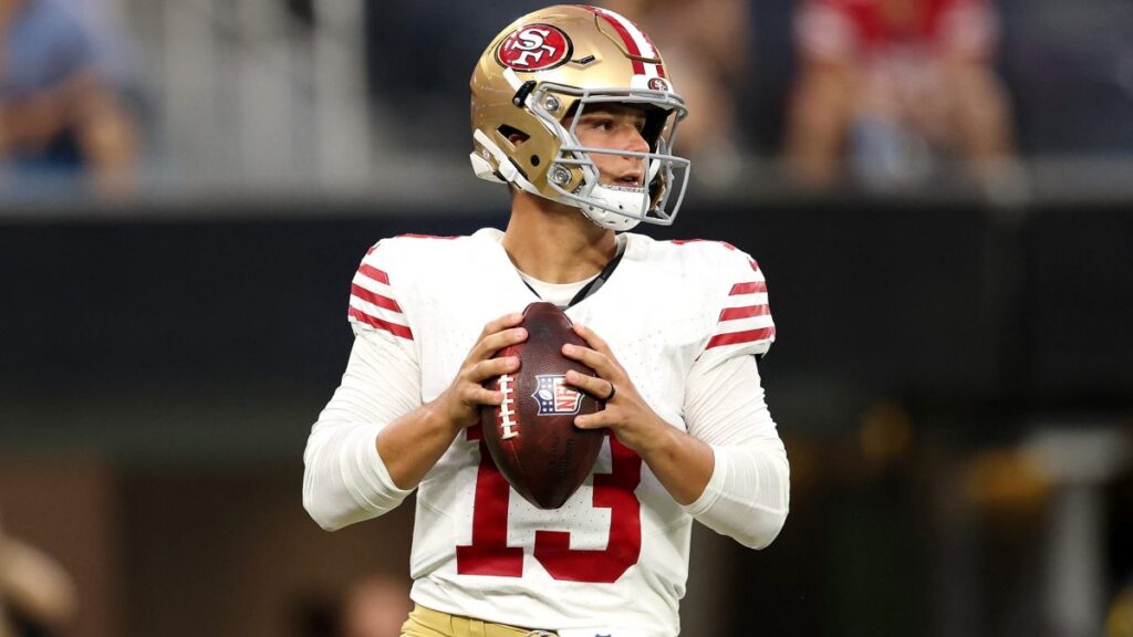 Brock Purdy durante un partido de la pretemporada 2026 con los San Francisco 49ers