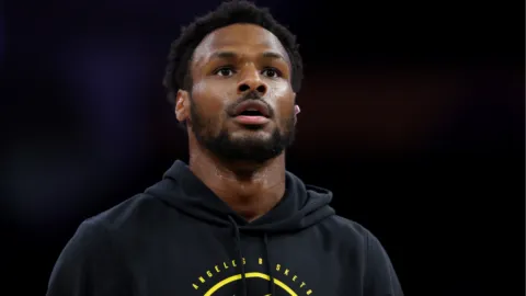 Sin LeBron en Los Angeles Lakers: el escenario que enfrentaría Bronny James