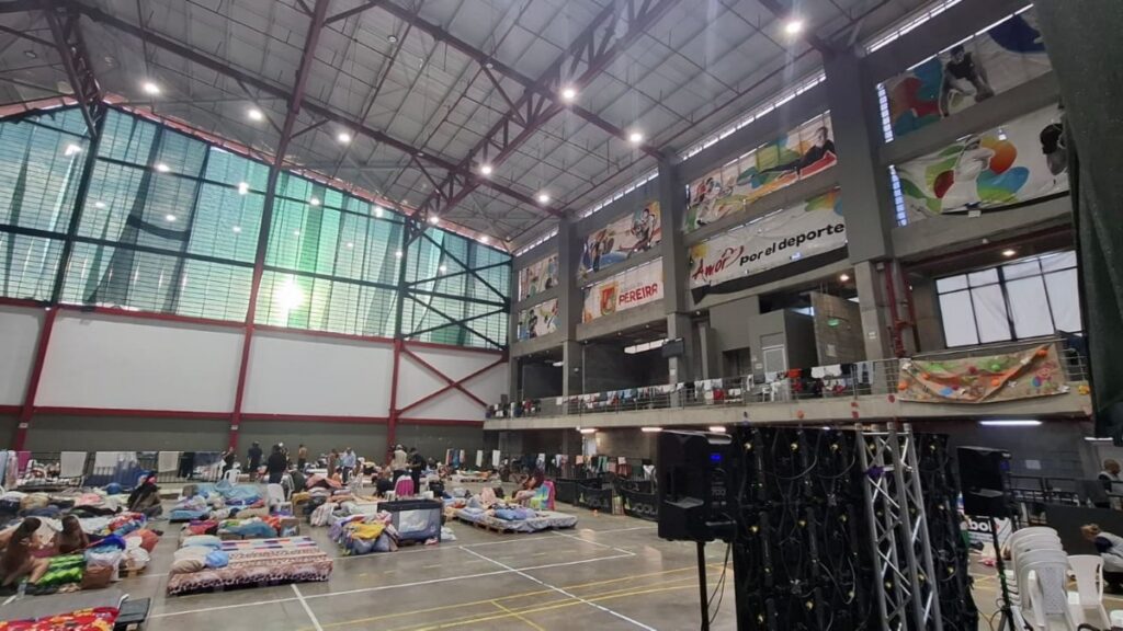 Centro de acopio por el terremoto en Colombia.