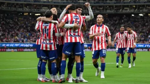 ¡No 'Hormiga', no problem! Chivas golea a Tijuana y liga cuatro partidos sin conocer la derrota