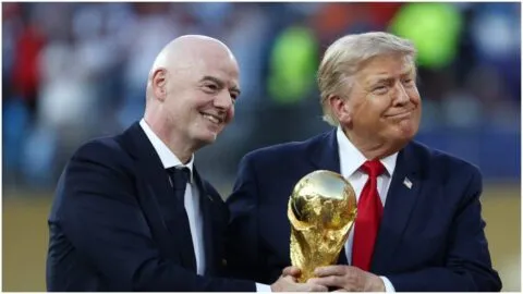 Acusan que las federaciones pequeñas tendrían miedo de perder fondos de FIFA si se pronuncian contra Infantino