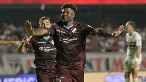 El golazo de Dairon Asprilla que silenció el Morumbí en la Copa Sudamericana