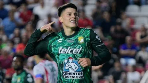 León derrota a Necaxa con 10 hombres y escala posiciones en el Apertura 2026