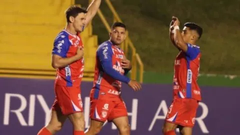 Xelajú derrota a Diriangén y mantiene el sueño de la clasificación en la Centroamericana