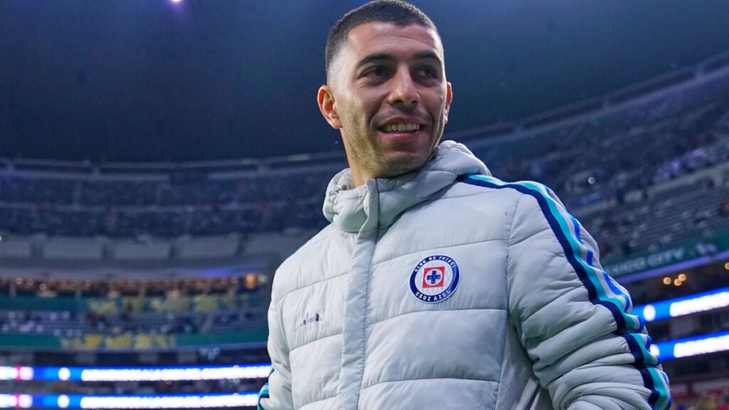 Erik Lira vuelve a ausentarse con Cruz Azul