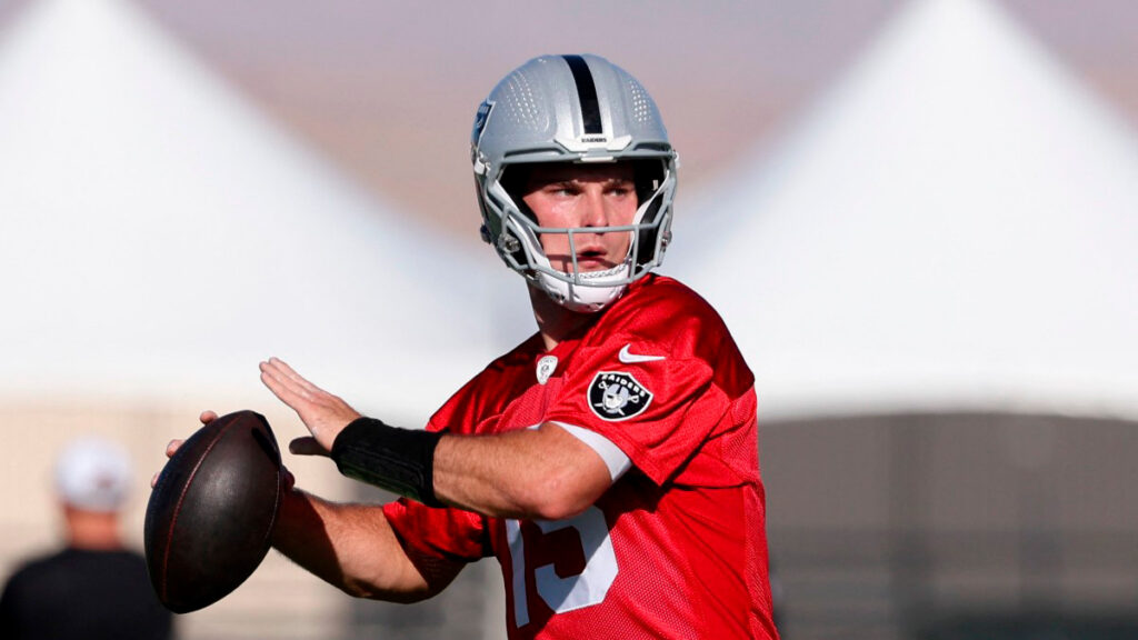 Fernando Mendoza buscará consolidarse con los Raiders.