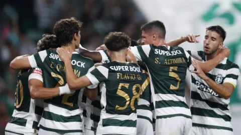 Sporting sobrevive al intento de remontada del Vitória y logra su primer triunfo de la temporada