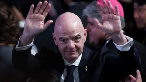 FIFA en tensión: Italia retira su respaldo a Infantino y Jared Borgetti defiende su gestión