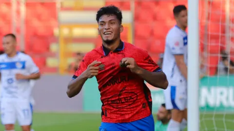 Municipal vence a Cobán Imperial y es líder del Apertura 2026