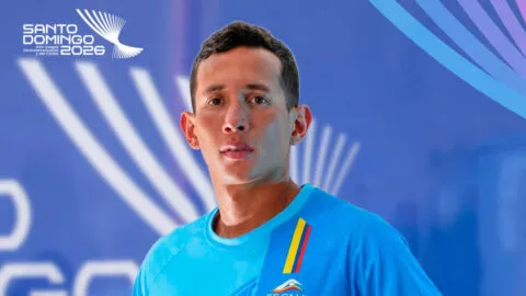 El colombiano Gustavo Sánchez sale aclamado y con el oro en la natación artística de Santo Domingo 2026