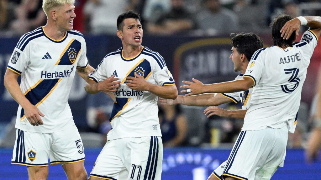 Hirving Lozano marcó gol con LA Galaxy