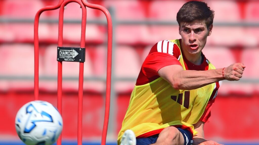 Armando González viaja con Olympiakos y podría estrenarse ante Asteras