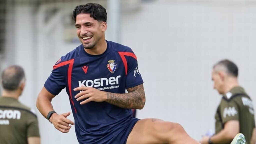 Iker Benito negocia su llegada a los Gallos Blancos.
