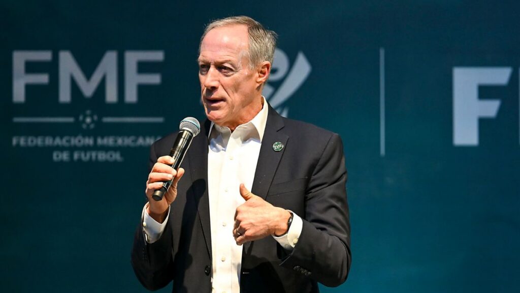 Ivar Sisniega ve a México listo para buscar otro Mundial