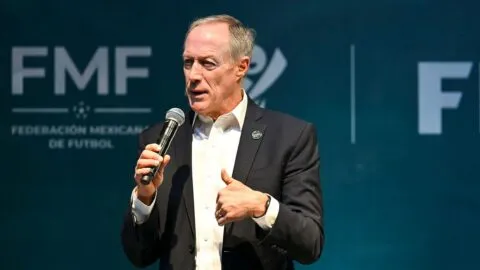 Ivar Sisniega ve a México listo para buscar ser sede de otro Mundial