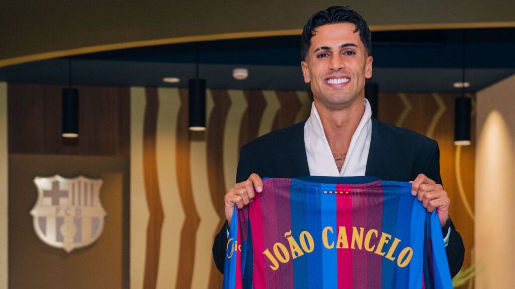 Cancelo es nuevo jugador del Barcelona