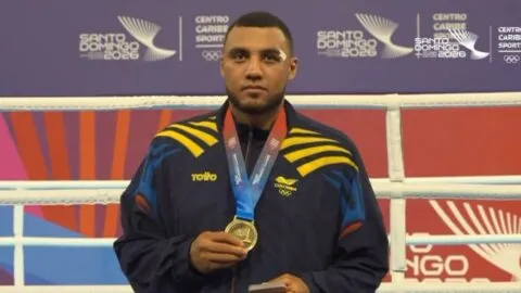 Juan Pablo Patiño logra un oro para la historia en el boxeo colombiano en Santo Domingo 2026