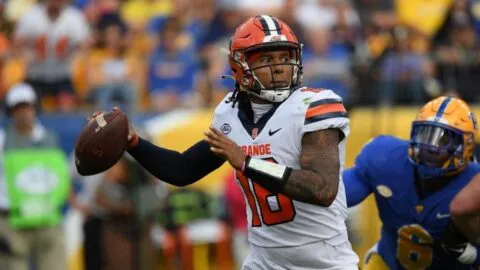 Jugadores de origen hispano a seguir en el College Football 2026 y que buscan hacer historia