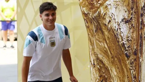 Julián Álvarez vuelve con el Atlético: entrenamiento normal y futuro en suspenso