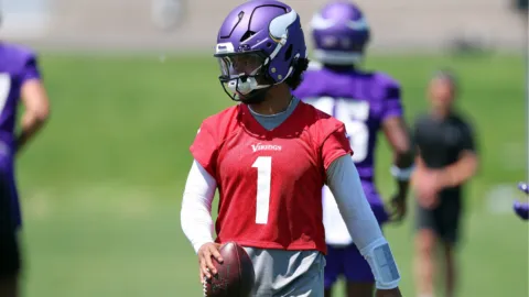 Oficial: Kyler Murray gana la batalla a J.J. McCarthy y será el QB titular de los Vikings en Semana 1