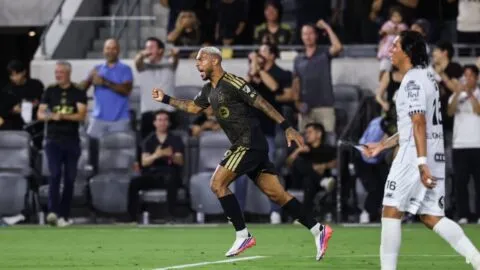 El LAFC se impone en penaltis al Querétaro y sueña todavía con la clasificación