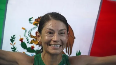 ¡Segundo oro! Laura Galván gana los 10,000 metros con un cierre espectacular