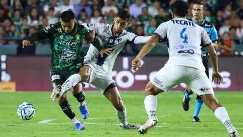 León vs Monterrey, en vivo: ¡Roja! Jhohan Romaña se va expulsado  por falta sobre Ocampos