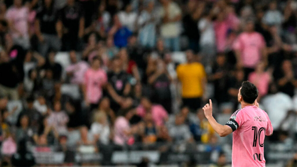 Lionel Messi no jugará ante Rayados tras la muerte de su padre.