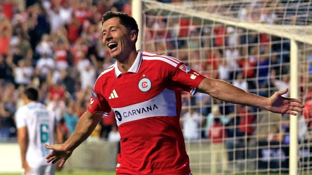 Robert Lewandowski Chicago Fire