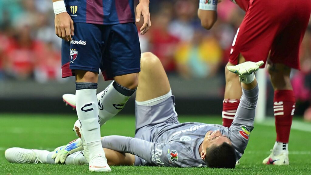 Luis García sufrió una lesión en el duelo ante Atlante