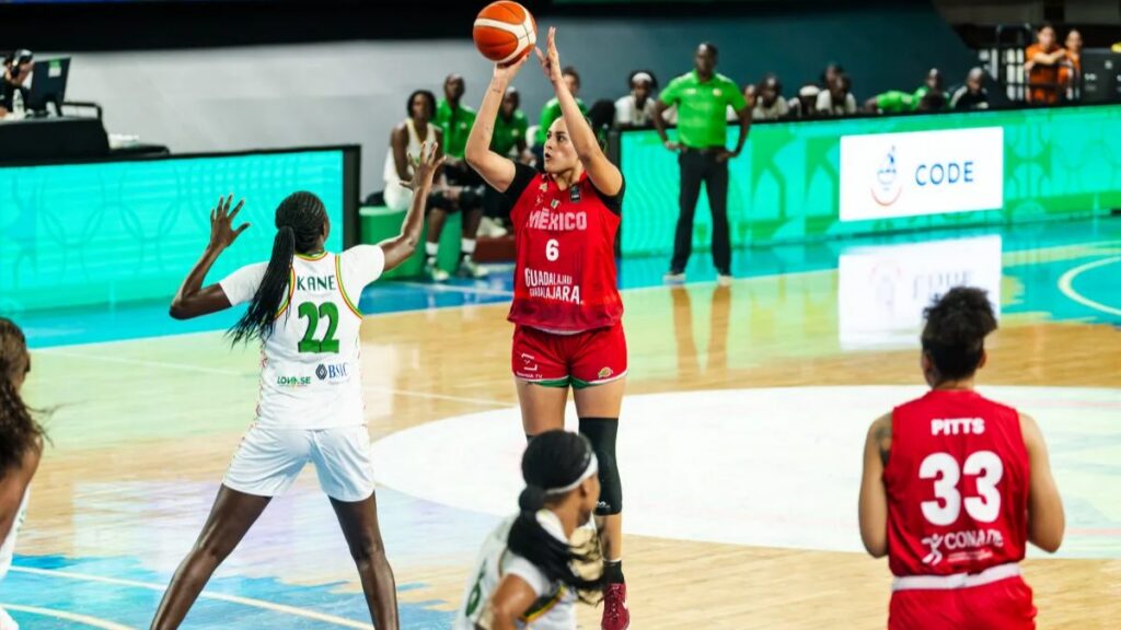 Mariana Valenzuela durante el partido entre México y Senegal del Clasificatorio FIBA para el Preolímpico femenil en Guadalajara