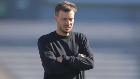 Martín Anselmi pide levantarse tras goleada del Barcelona al Elche: “El resultado no es una excusa”
