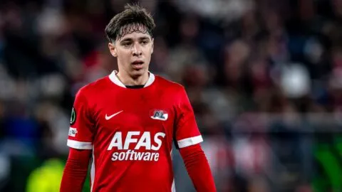 Mateo Chávez brilla con gol y asistencia en la goleada del AZ Alkmaar
