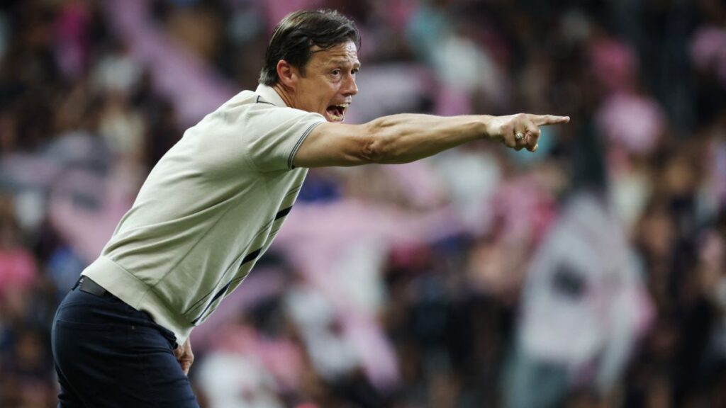 Matías Almeyda da condolencias a Messi