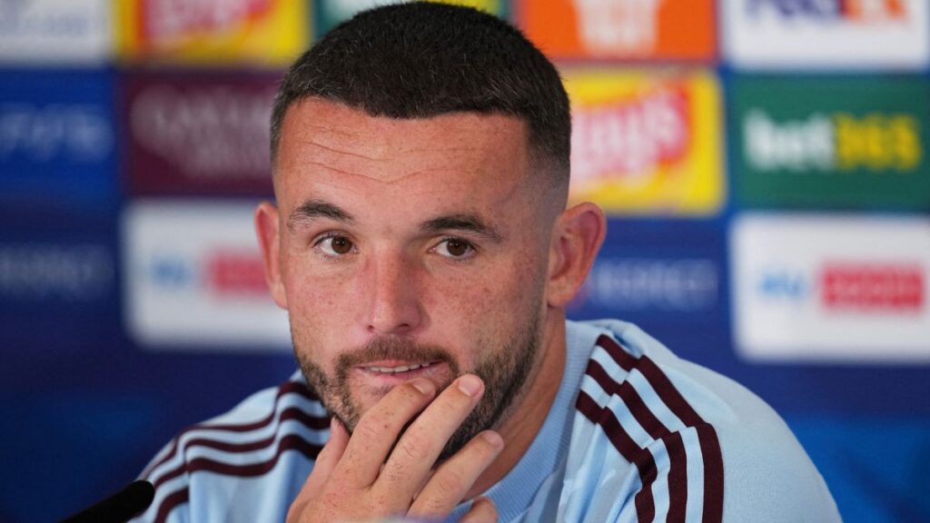 McGinn y Watkins compartieron el liderato goleador