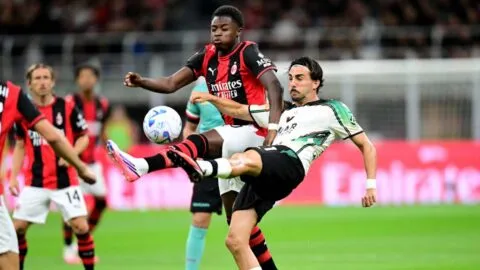 El Milan sufre una hora, pero termina venciendo al Venezia
