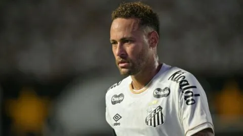 ¡No hay amor! Thiago Mendes le niega el saludo a Neymar y revive viejos roces