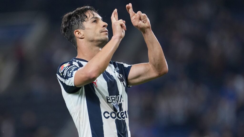 Óliver Torres en festejo de gol con los Rayados
