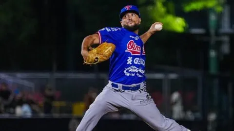 Olmecas de Tabasco propinan paliza a los Bravos de León y empatan la serie de playoffs