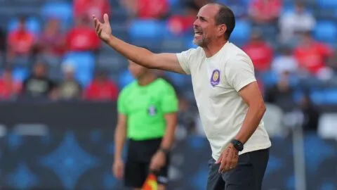 Óscar Pareja entra en la carrera por el banquillo de Tigres; la directiva acelera la búsqueda de su nuevo entrenador