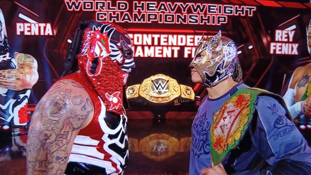 Penta y Rey Fénix triunfan, y los Lucha Brothers se enfrentarán en busca de retar a Roman Reigns en México