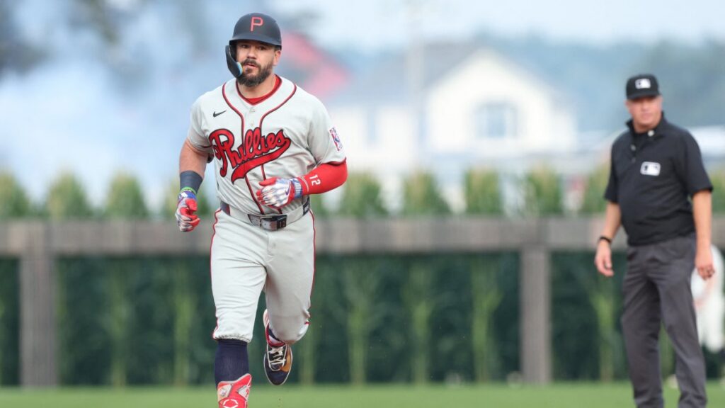 Phillies conquistan el Field of Dreams y aplastan a los Twins