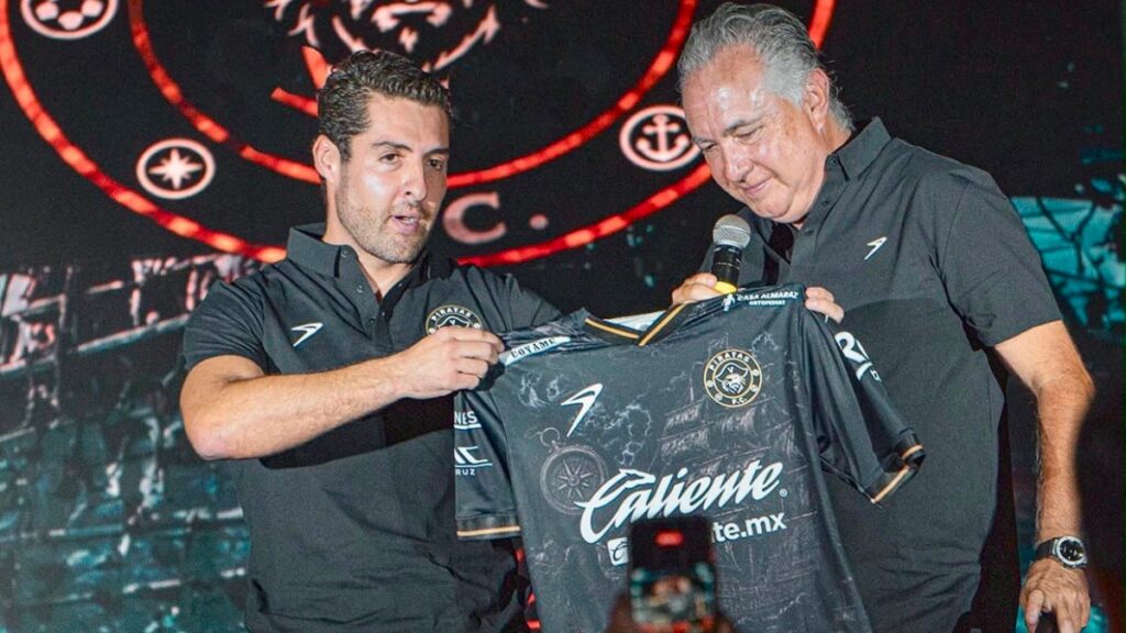 Piratas de Veracruz presenta su primer jersey y vuelve al Pirata Fuente