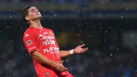 Necaxa desafía una racha de cuatro años sin triunfo ante Pumas en Ciudad Universitaria