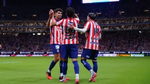 Chivas vs Tijuana, en vivo: Ricardo Marín marca el tercero desde los once pasos antes del descanso