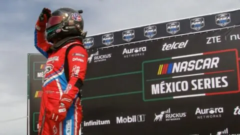Rodrigo Rejón gana en Puebla con una jugada maestra y queda definido el Chase de NASCAR México