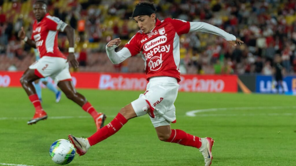 Se aplaza el duelo entre Santa Fe y River Plate por el terremoto en Colombia.